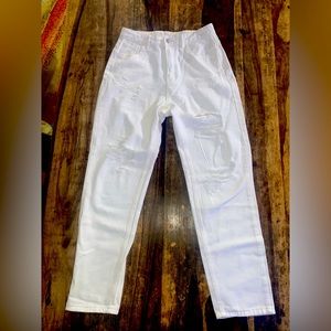 Brand new white pants, never worn & great condition.